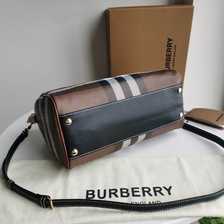 Burberry 30x15x21cm HQ (3)