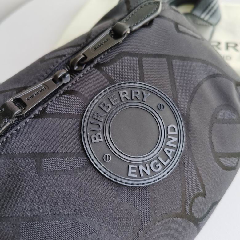 Burberry 31x7.5x16cm HQ (3)