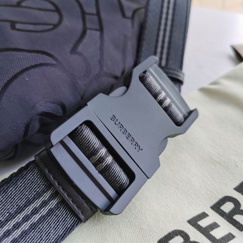 Burberry 31x7.5x16cm HQ (4)