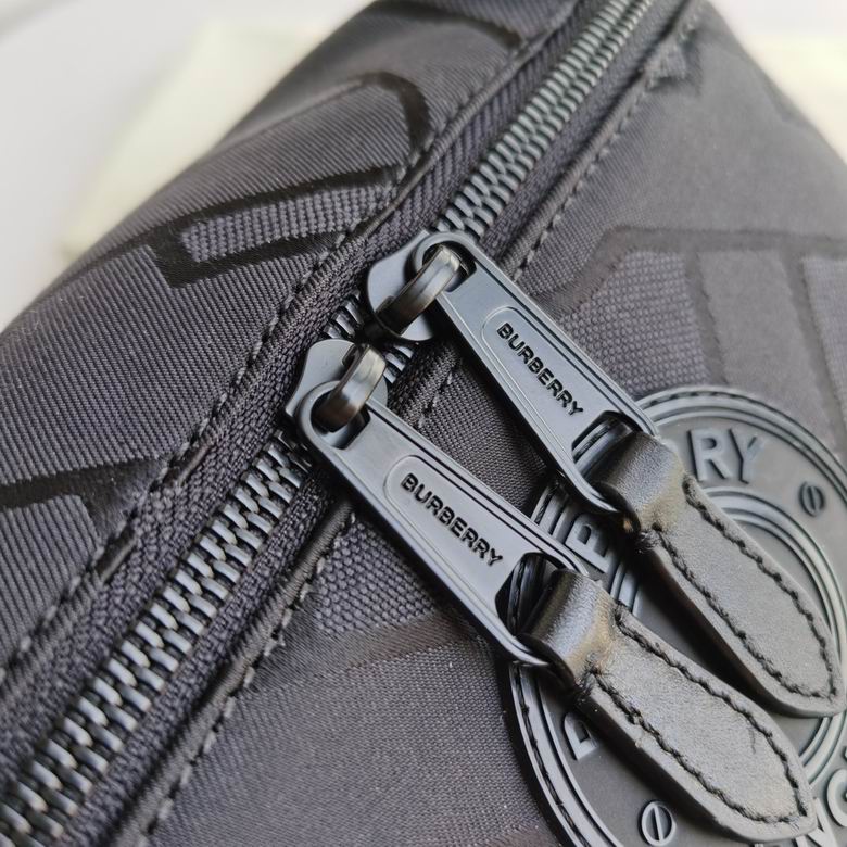 Burberry 31x7.5x16cm HQ (5)