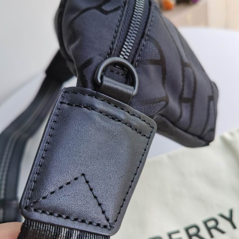 Burberry 31x7.5x16cm HQ (8)