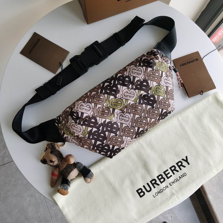 Burberry 31x7.5x16cm HQ 1 (1)