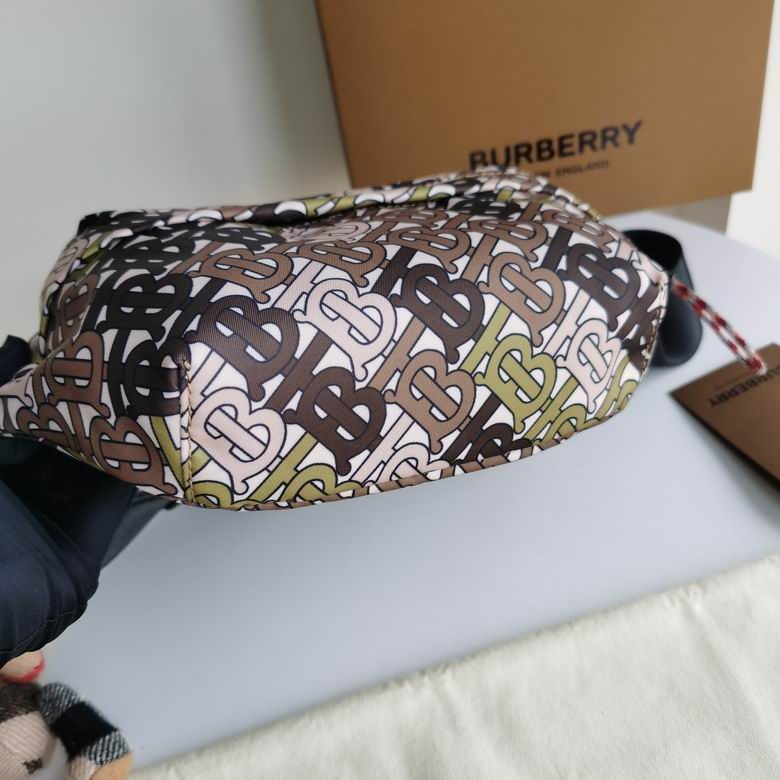 Burberry 31x7.5x16cm HQ 1 (2)