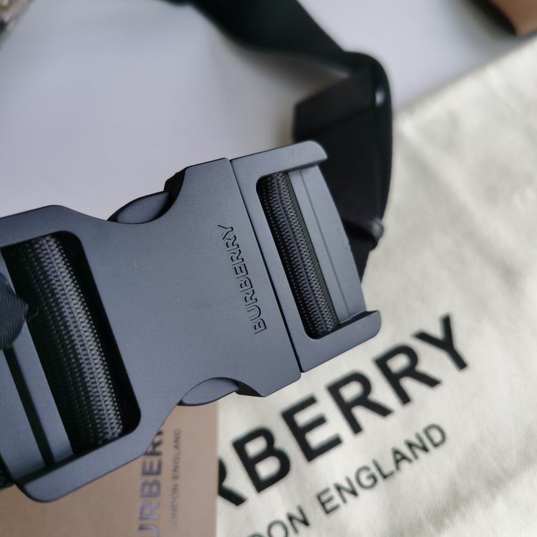 Burberry 31x7.5x16cm HQ 1 (3)