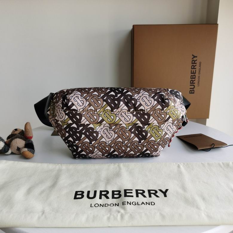 Burberry 31x7.5x16cm HQ 1 (6)