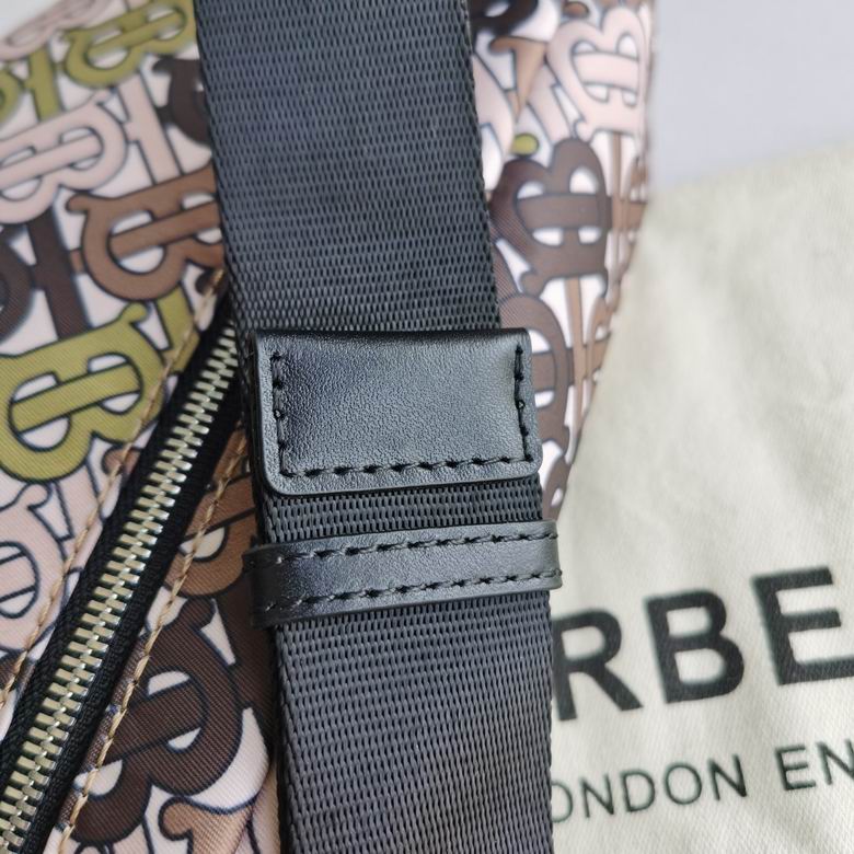 Burberry 31x7.5x16cm HQ 1 (7)