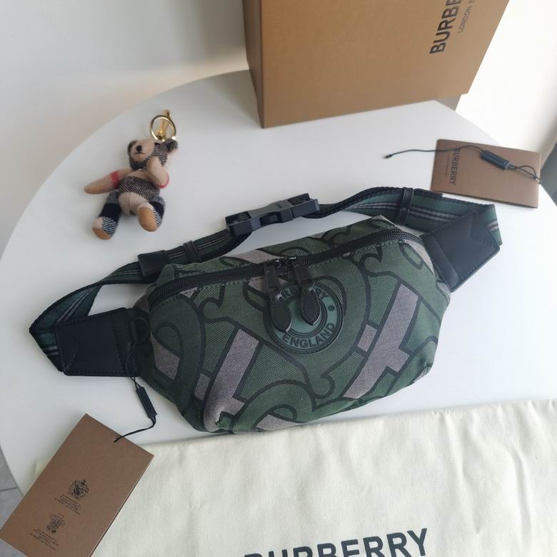 Burberry 31x7.5x16cm HQ 2 (2)