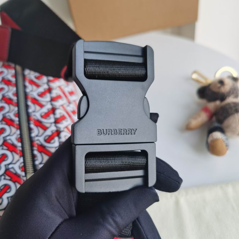 Burberry 31x7.5x16cm HQ 2 (4)