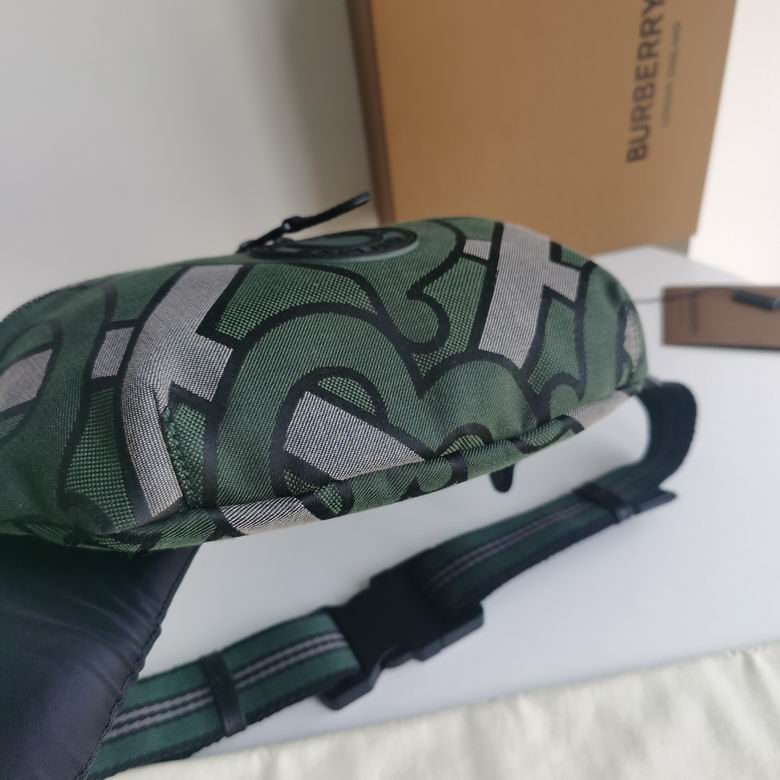 Burberry 31x7.5x16cm HQ 2 (4)