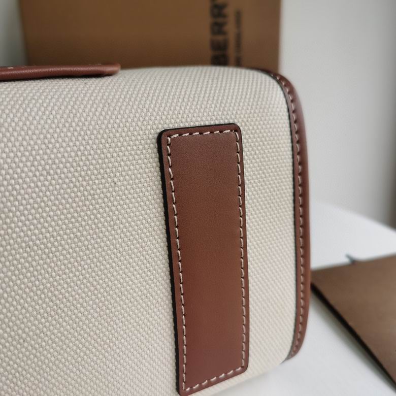 Burberry 33x12.5x26cm YG 1 (7)