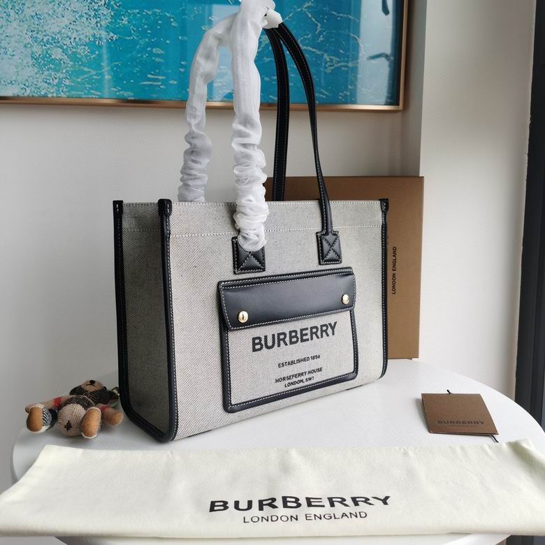 Burberry 33x12.5x26cm YG 2 (2)