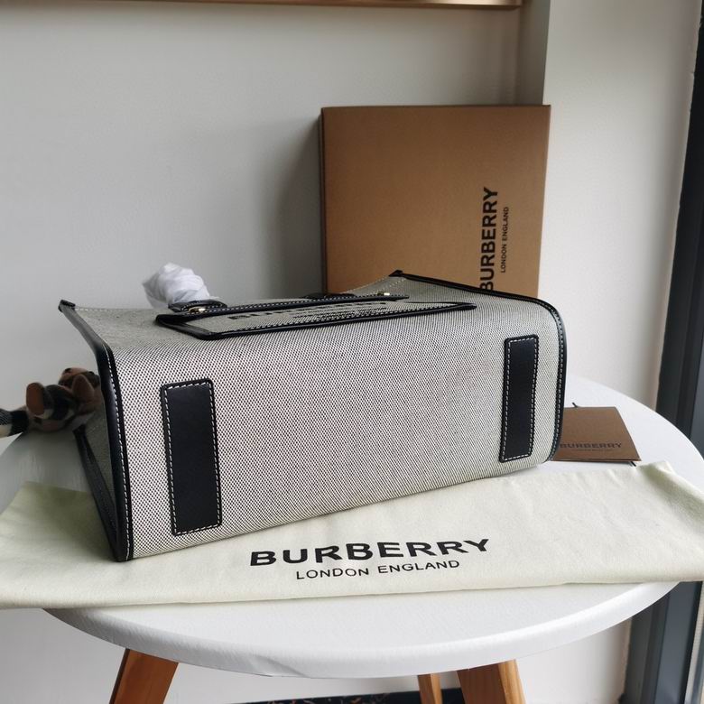 Burberry 33x12.5x26cm YG 2 (6)