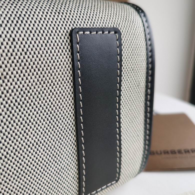 Burberry 33x12.5x26cm YG 2 (7)