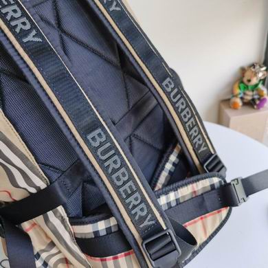 Burberry 34x17x40cm HQ 1 (7)