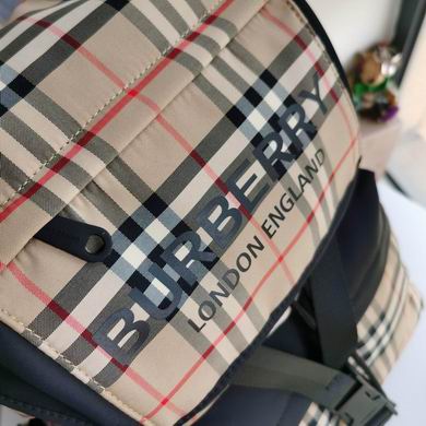 Burberry 34x17x40cm HQ 3 (5)