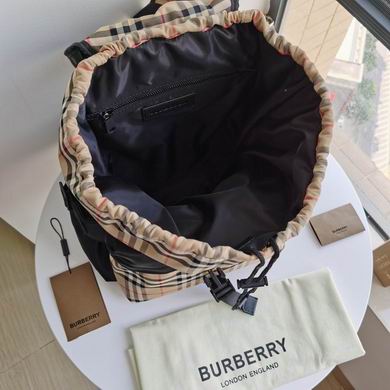 Burberry 34x17x40cm HQ 3 (9)