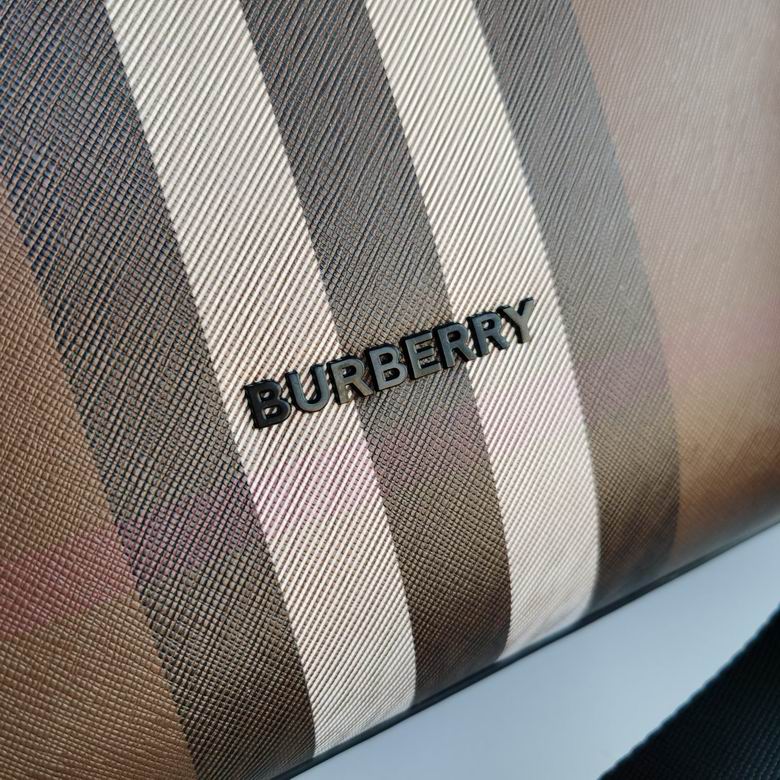 Burberry 37x35x14cm HQ (4)