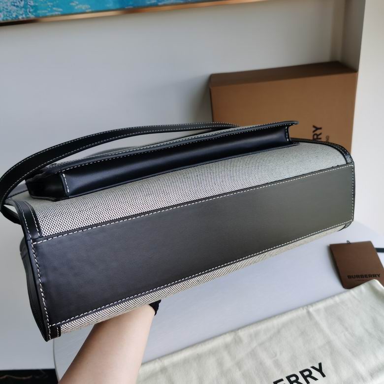 Burberry 37x9.5x41cm HQ 2 (4)