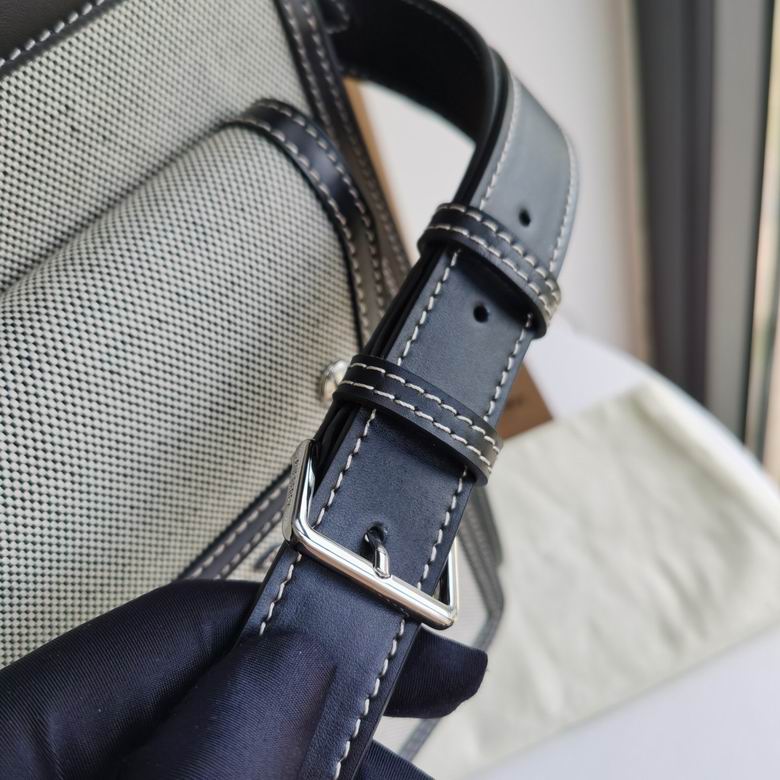 Burberry 37x9.5x41cm HQ 2 (7)