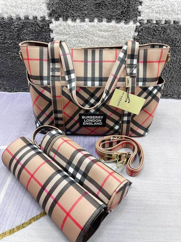 Burberry 38x30x15cm CX (2)