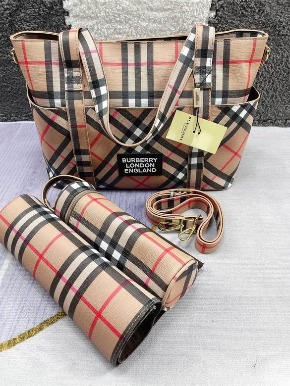 Burberry 38x30x15cm CX (3)