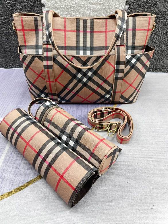 Burberry 38x30x15cm CX (4)