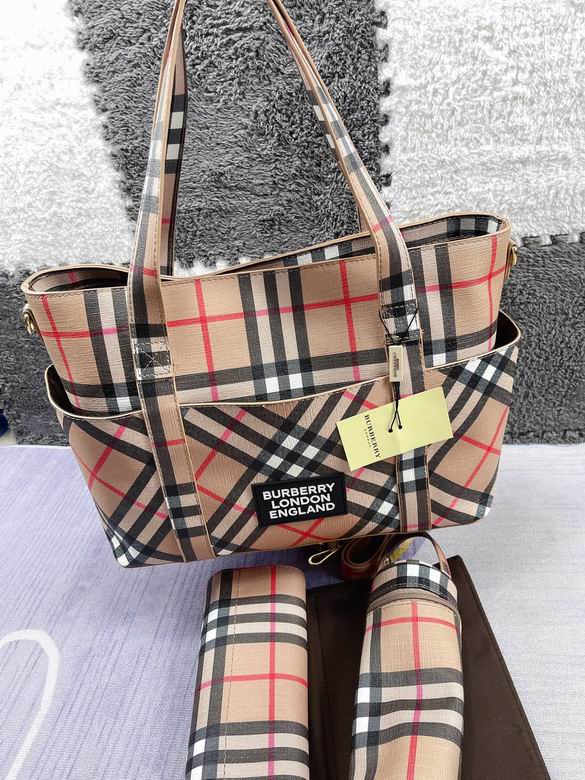 Burberry 38x30x15cm CX (5)