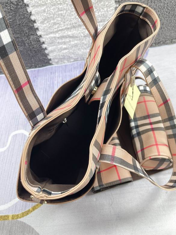 Burberry 38x30x15cm CX (6)