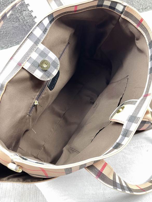 Burberry 38x30x15cm CX (7)