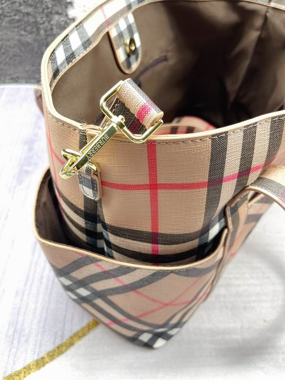Burberry 38x30x15cm CX (9)