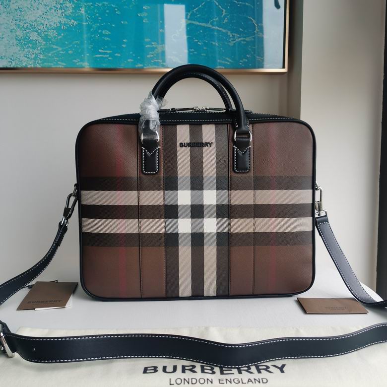 Burberry 38x9x28cm HQ 1 (1)