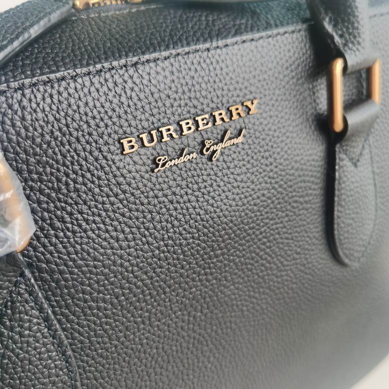Burberry 38x9x28cm HQ 1 (2)