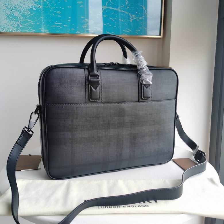 Burberry 38x9x28cm HQ 1 (3)