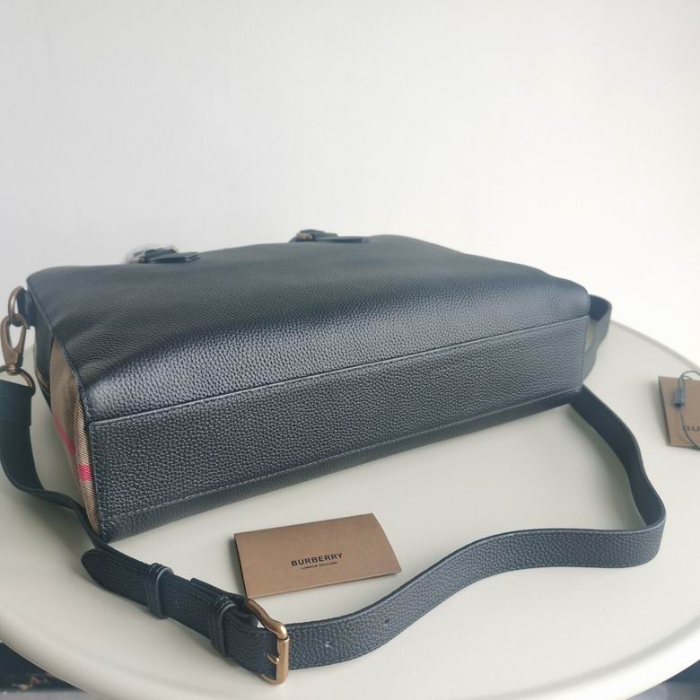 Burberry 38x9x28cm HQ 1 (3)