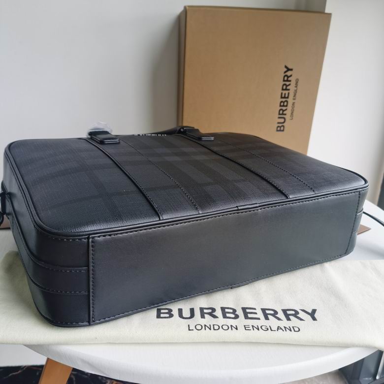 Burberry 38x9x28cm HQ 1 (4)
