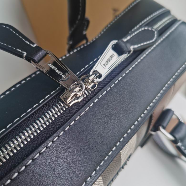 Burberry 38x9x28cm HQ 1 (6)