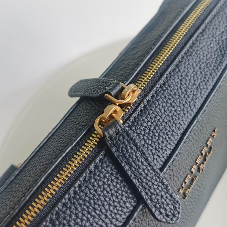 Burberry 38x9x28cm HQ 1 (7)