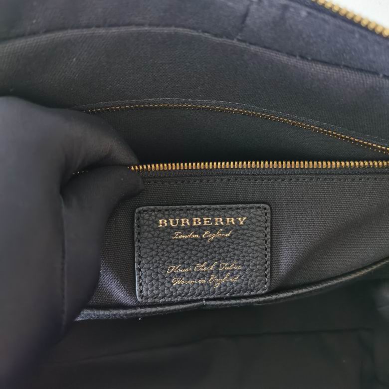 Burberry 38x9x28cm HQ 1 (8)