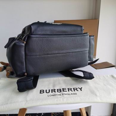 Burberry 42x28cm HQ (5)