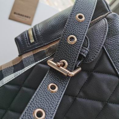 Burberry 42x28cm HQ (7)