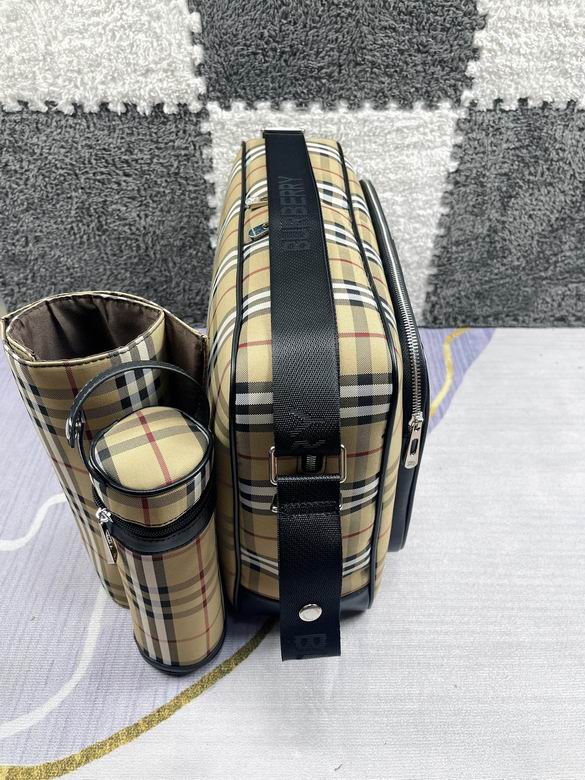 Burberry 42x32x15cm CX 2 (6)