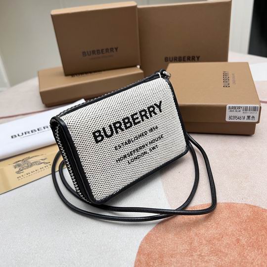 Burberry 80395461 11x8.5cm zy (2)