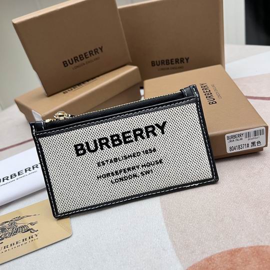 Burberry 80418371 13x7.5cm zy (1)