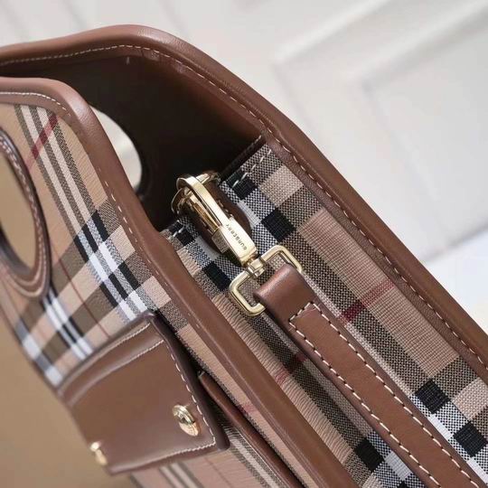 Burberry 8320 23x6x26.5cm ww (5)