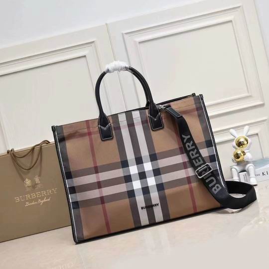 Burberry 8365 45x34x19cm ww (1)