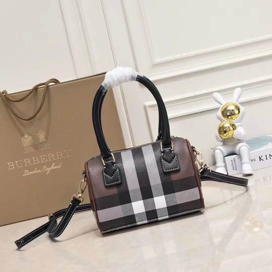 Burberry 8372 18.5x11x12cm ww (2)