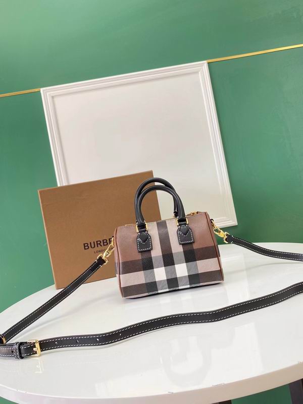 Burberry 8372 18.5x11x12cm ww (3)