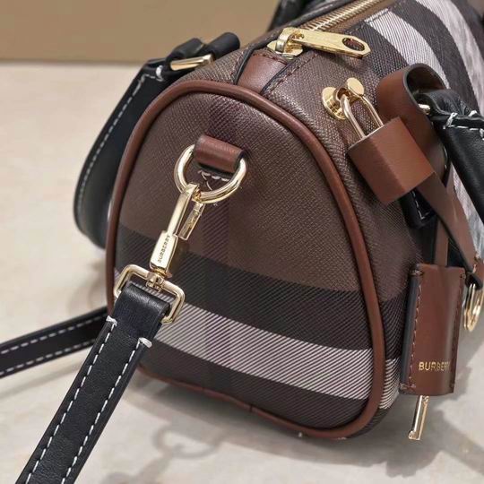 Burberry 8372 18.5x11x12cm ww (5)