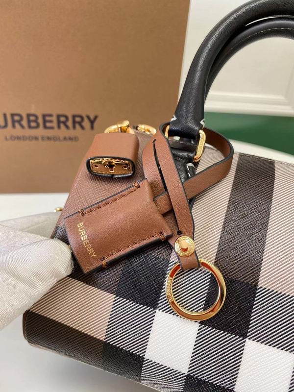Burberry 8372 18.5x11x12cm ww (5)