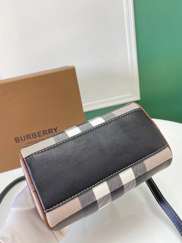 Burberry 8372 18.5x11x12cm ww (8)